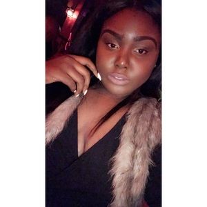 Meet your Posher, Deayana